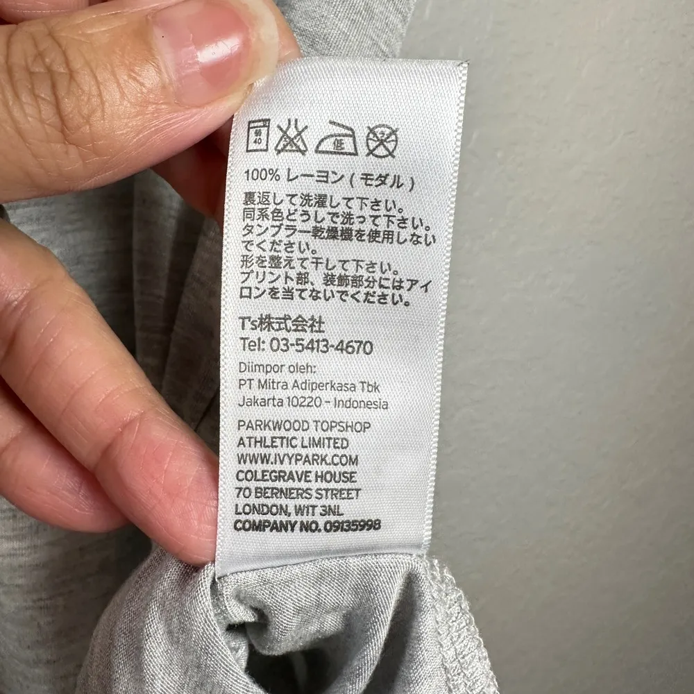 Ivy Park Tank Top Women's Size L Sleeveless Athletic Casual Gray Logo Activewear - Image 9