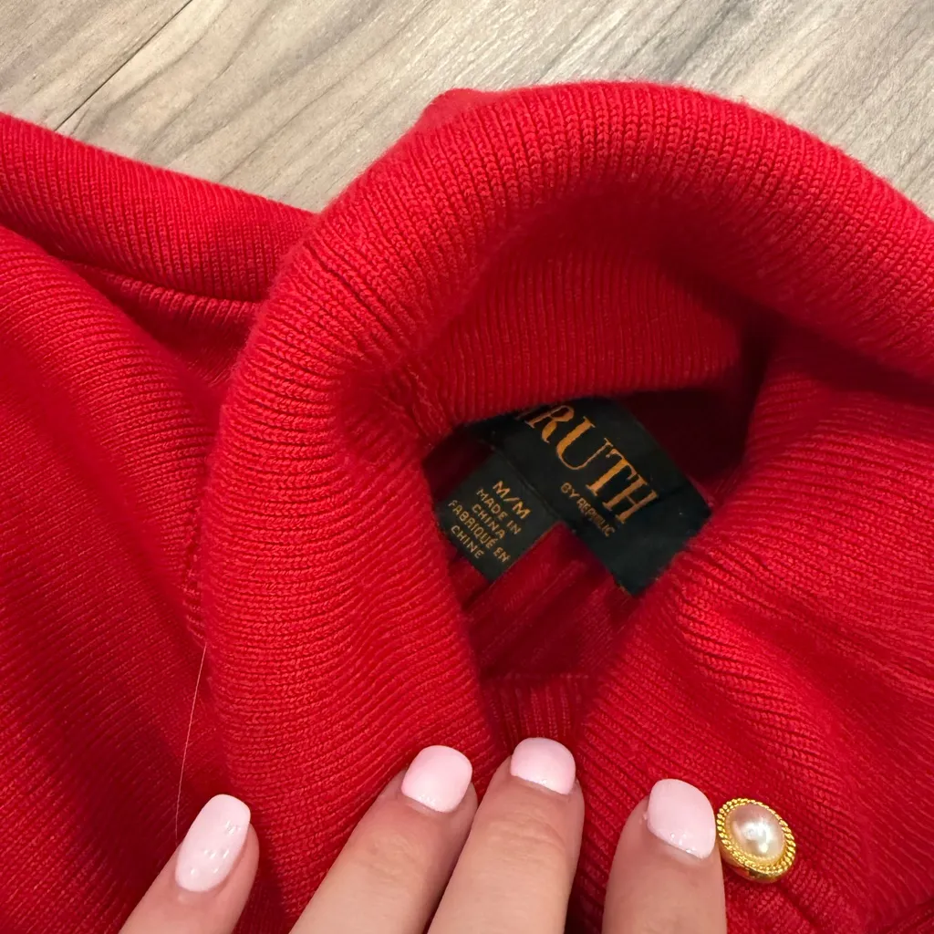 Chic Red Turtleneck Sweater with Button Accents Size M - Image 2