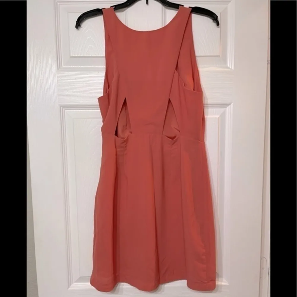 BB DAKOTA CUT OUT DRESS - Image 3