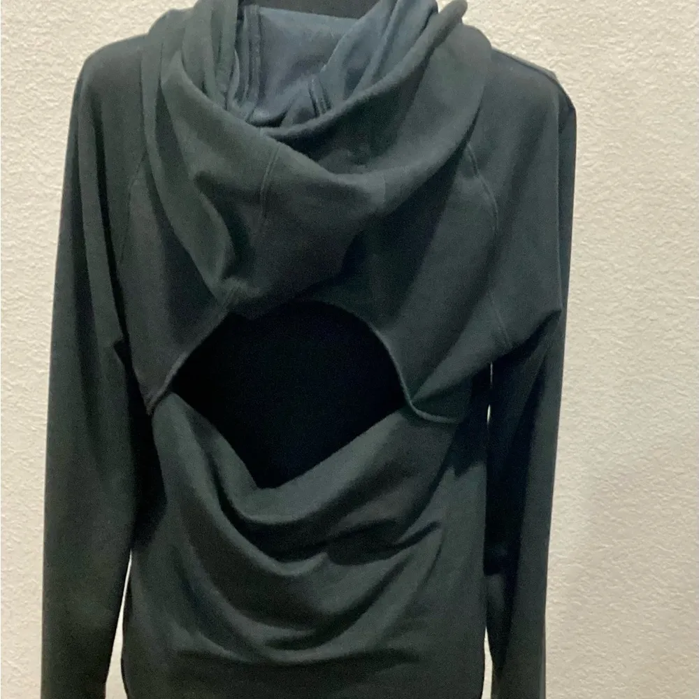Under Armor Hooded Lightweight Hoodie With Cutout On Back in Dark Gray - Image 2