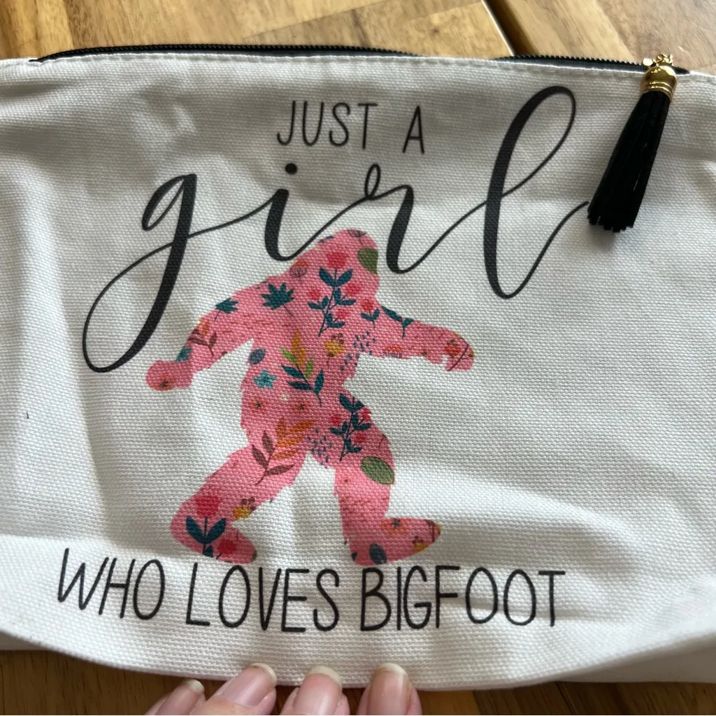 Just a Girl Who Loves Bigfoot Makeup Bag Pouch White Floral Sasquatch - Image 3