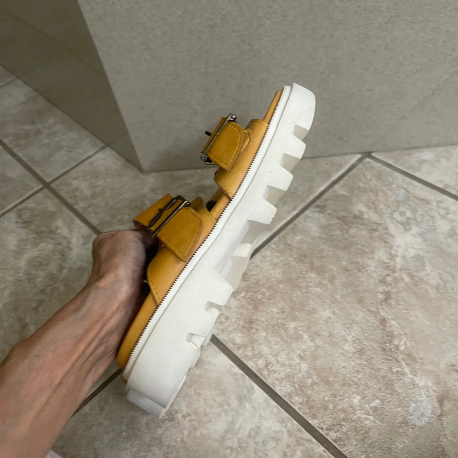 Miz Mooz Women's Peyton Yellow Leather Lug Sole Platform Buckle Sandals 39-8.5-9 - Image 4