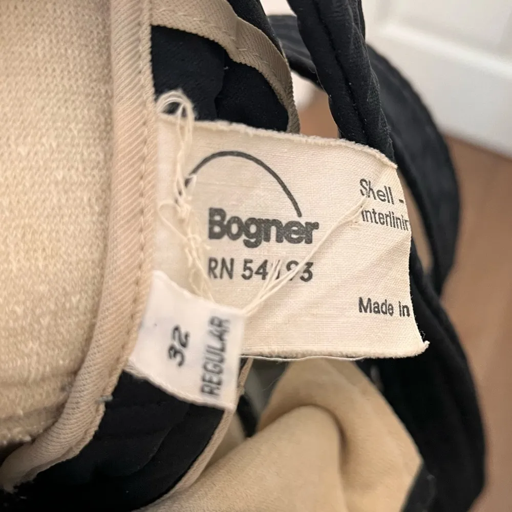 Bogner Snowsuit pants size 32 fits smaller more like 30 Black - Image 9