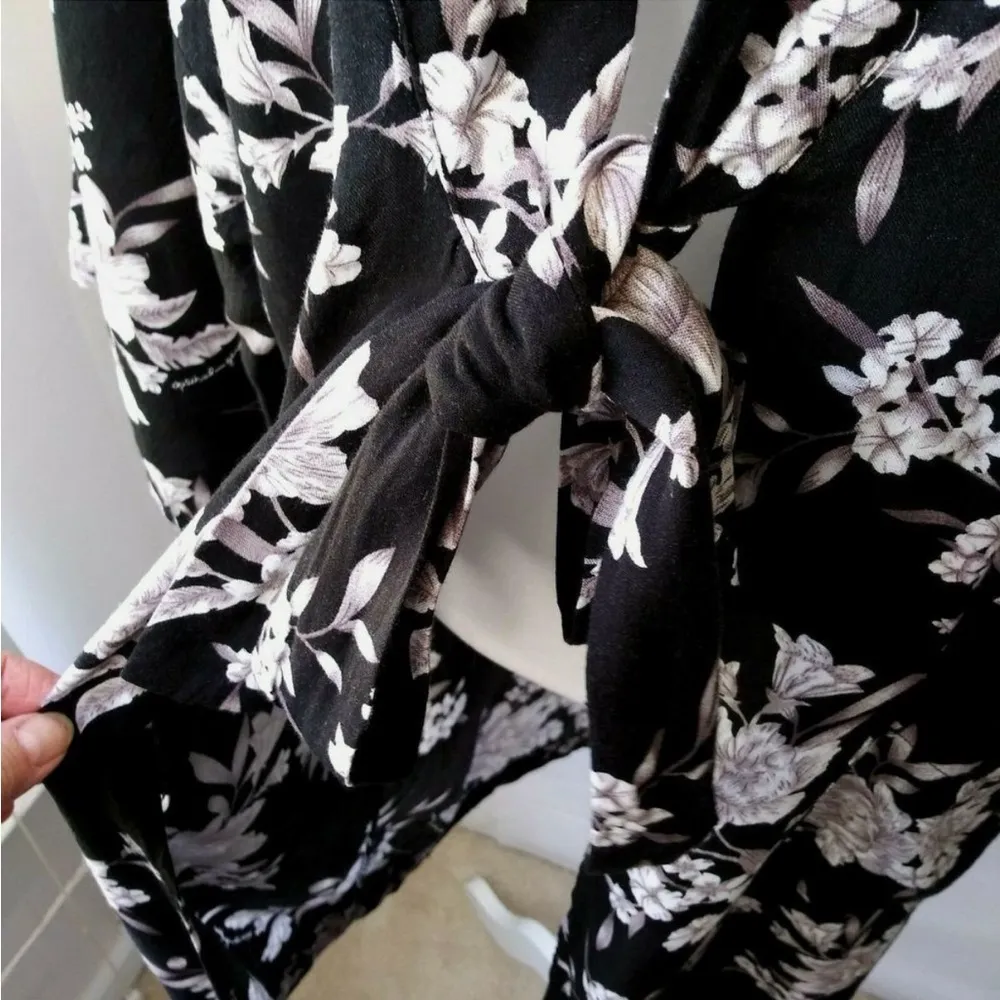 Spiritual Gangster Maya Black Floral Tie Front Kimono - Image 8