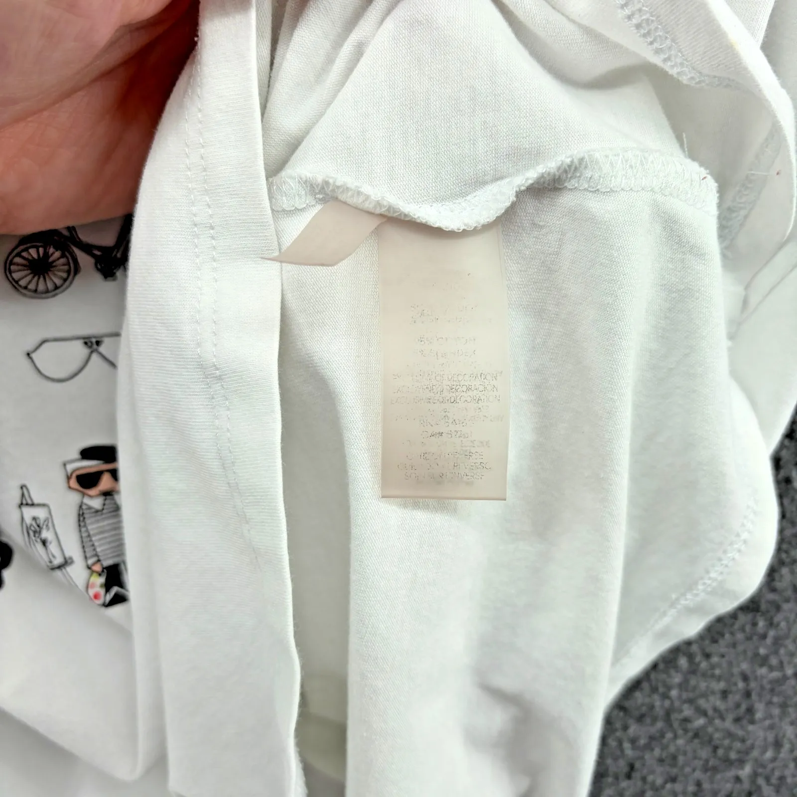 Karl Lagerfeld Paris Whimsy White Short Sleeve T Shirt Women's Small- FLAW - Image 8