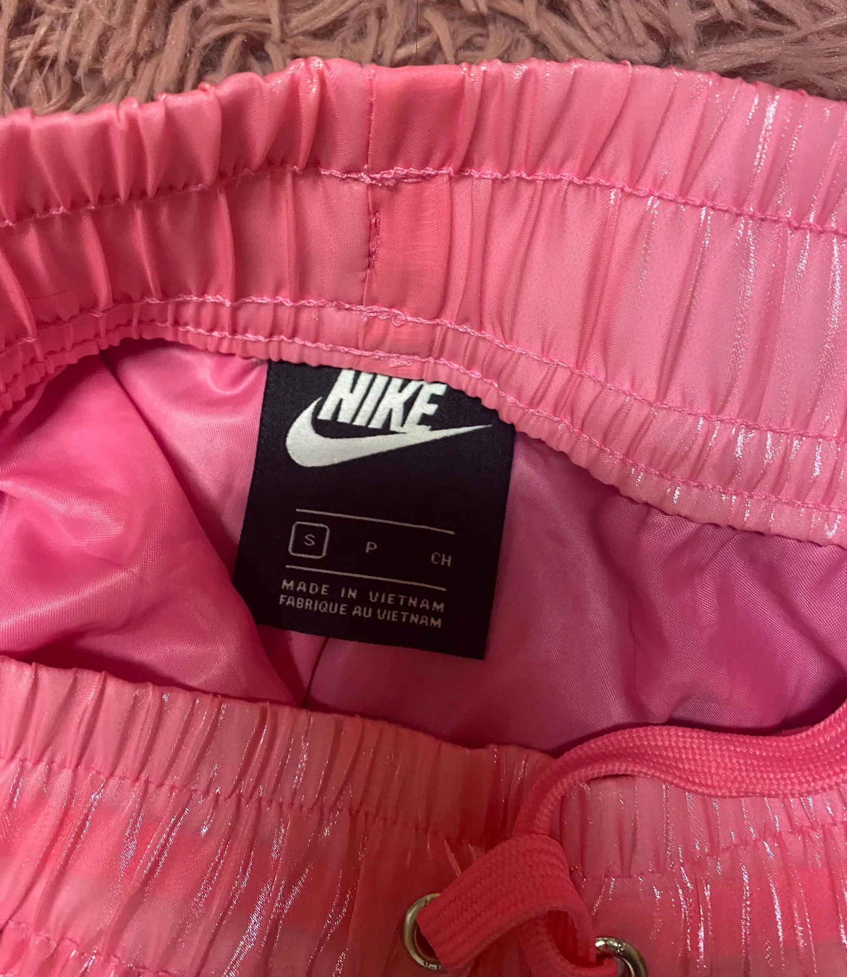 Nike Hot Pink Shorts - Image 4