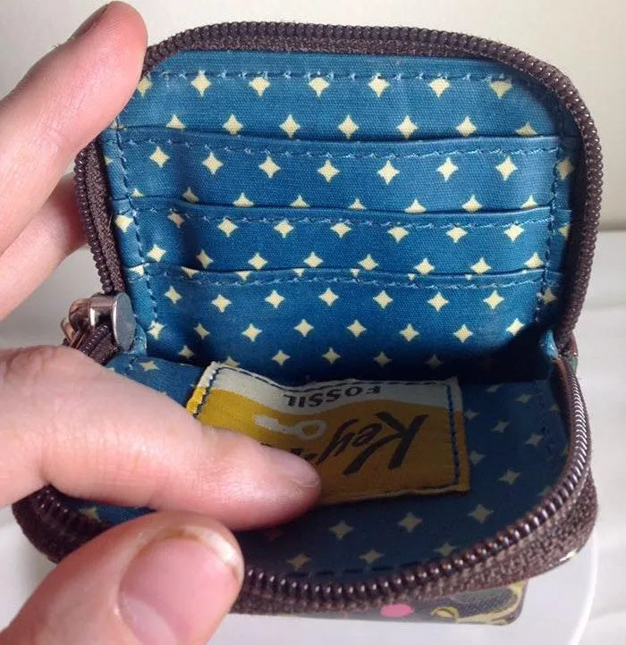 Key-Per Cell Phone Wristlet - Image 4