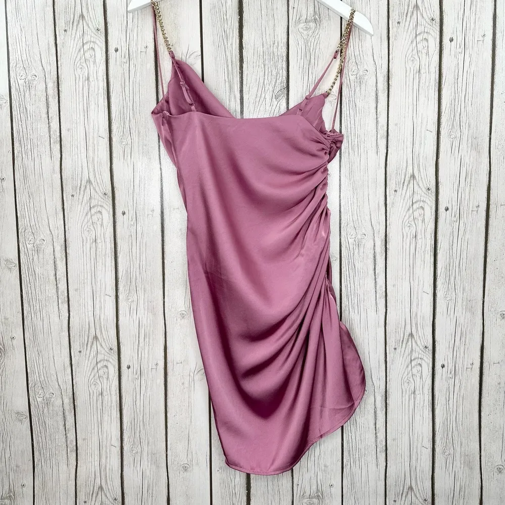 ASTR The Label Dress Women’s Size Small Pink Trista Satin Gold Chain Mini NWOT - Image 3