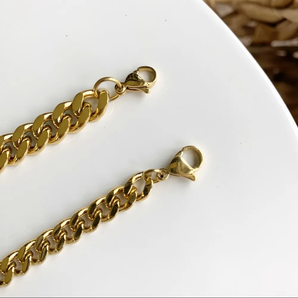 18k Gold Cuban link bracelet 6mm - Image 2