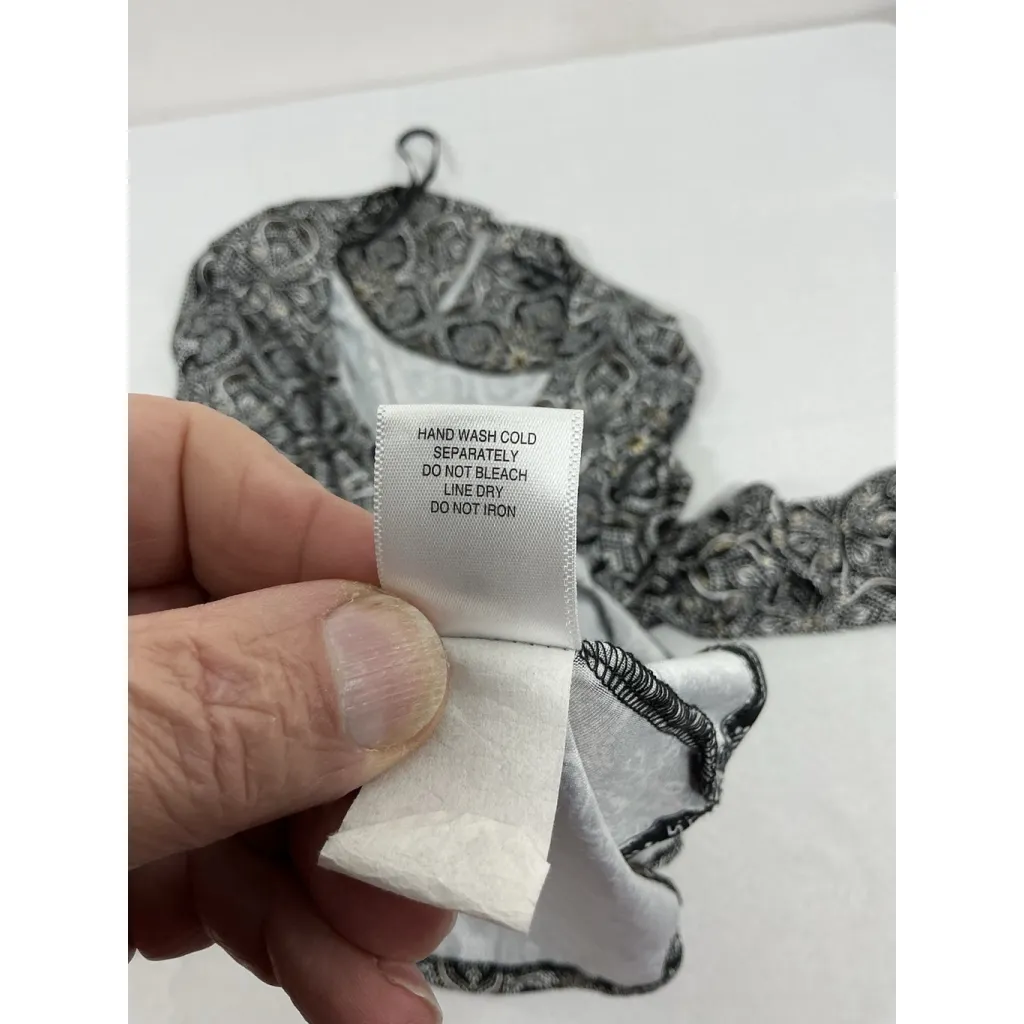 Womans Roz & Ali Petite Fit & Flare Blouse MP Black White Pullover Scoop Neck - Image 5