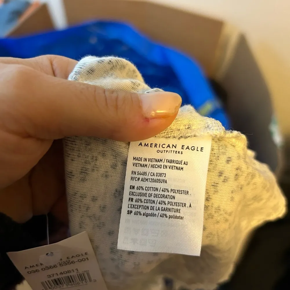 NWT American Eagle Ditsy Floral Cropped Tank - Image 4