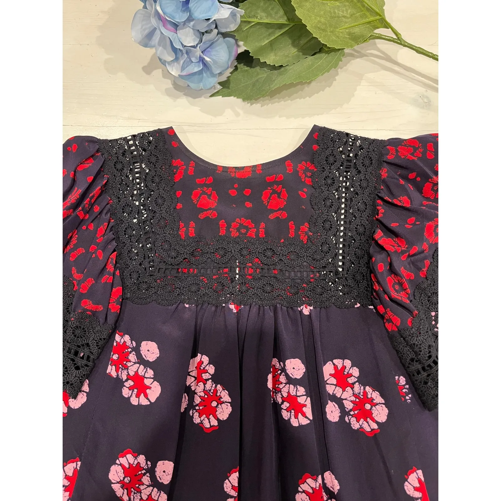 Sea New York Floral Silk top Crochet Trim Size 4 like‎ new Blue - Image 2