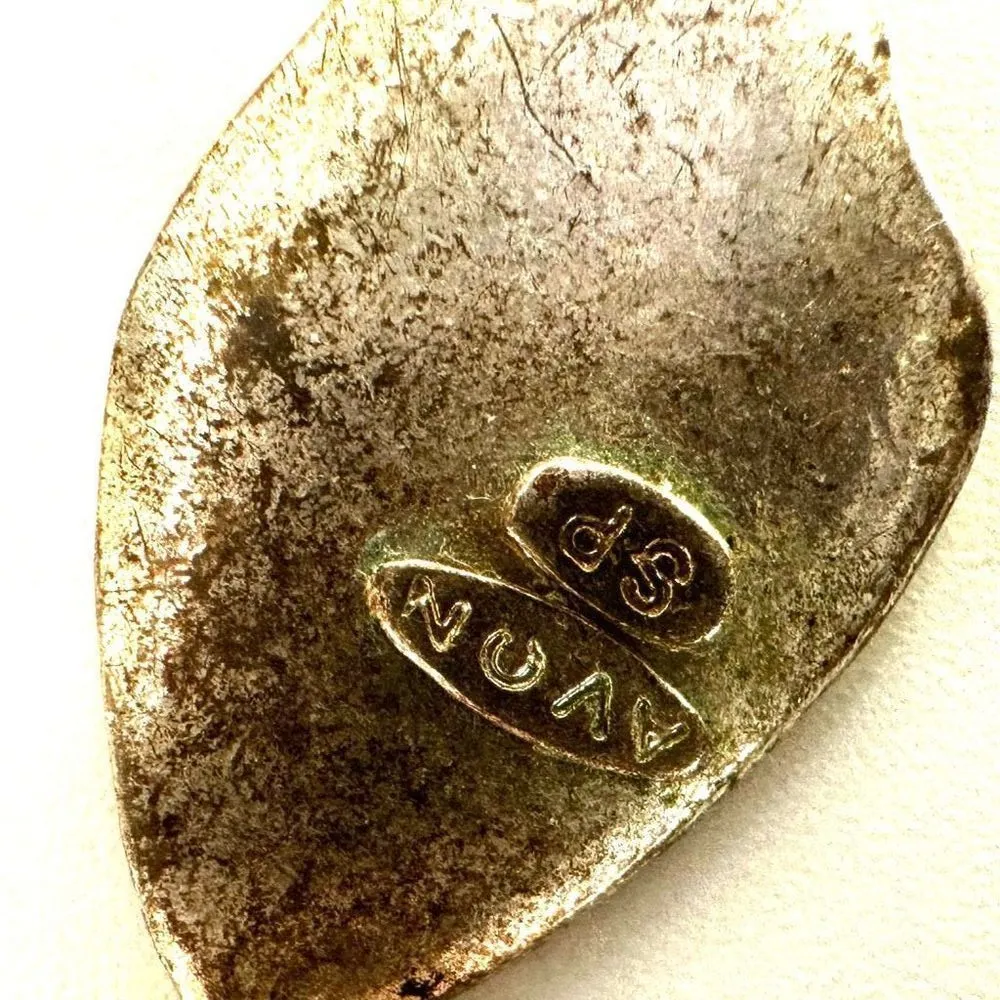 Avon enamel Ladybug pierced dangle earrings Green - Image 7