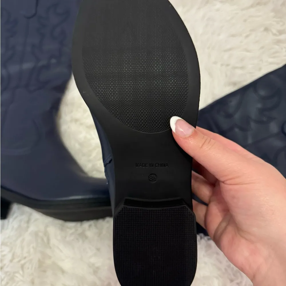 NWOT navy blue cowboy boots size 8.5 - Image 2