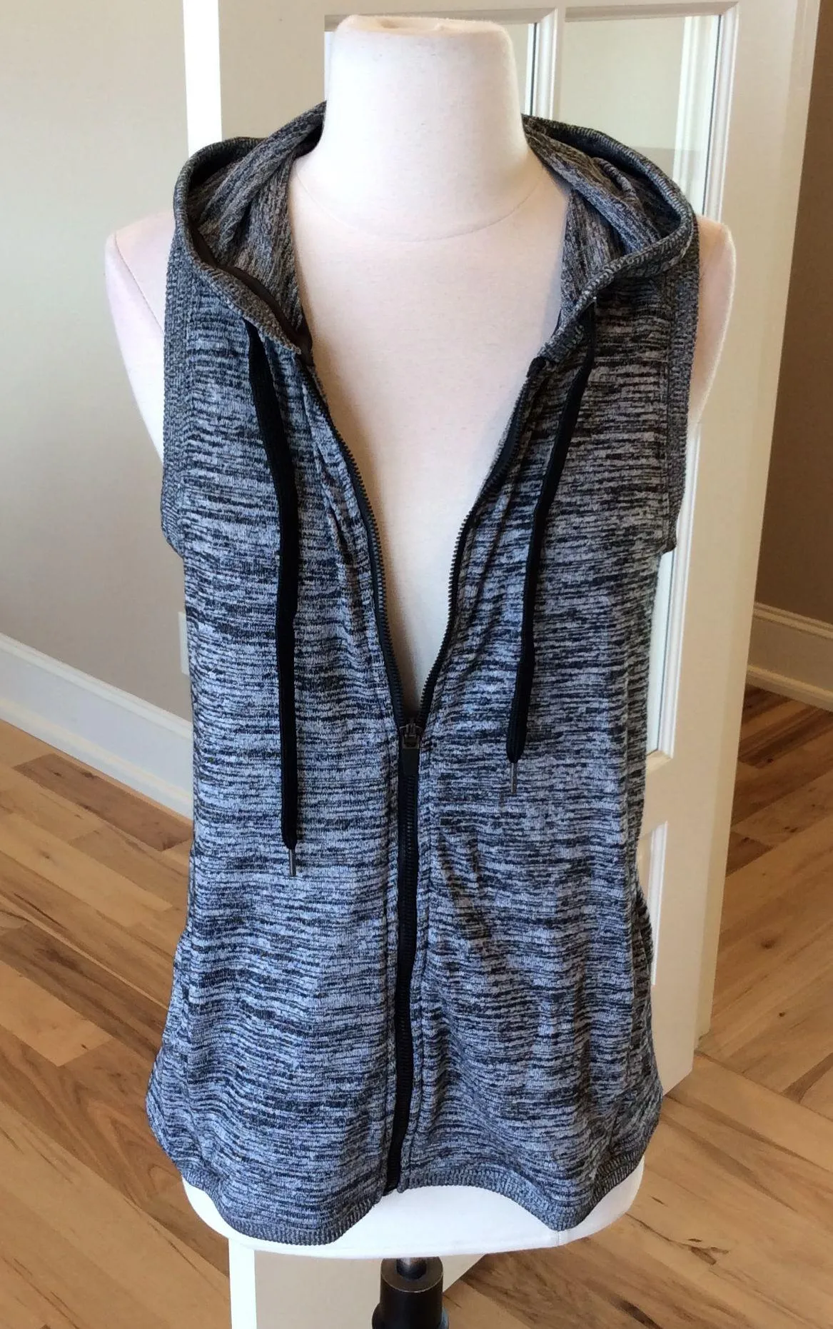 Performance Vest Hoodie Jacket Small New - Image 2