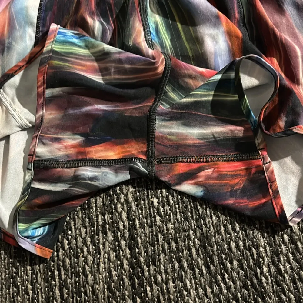 Lululemon Hotty Hot Short II *Long 4" - Image 4