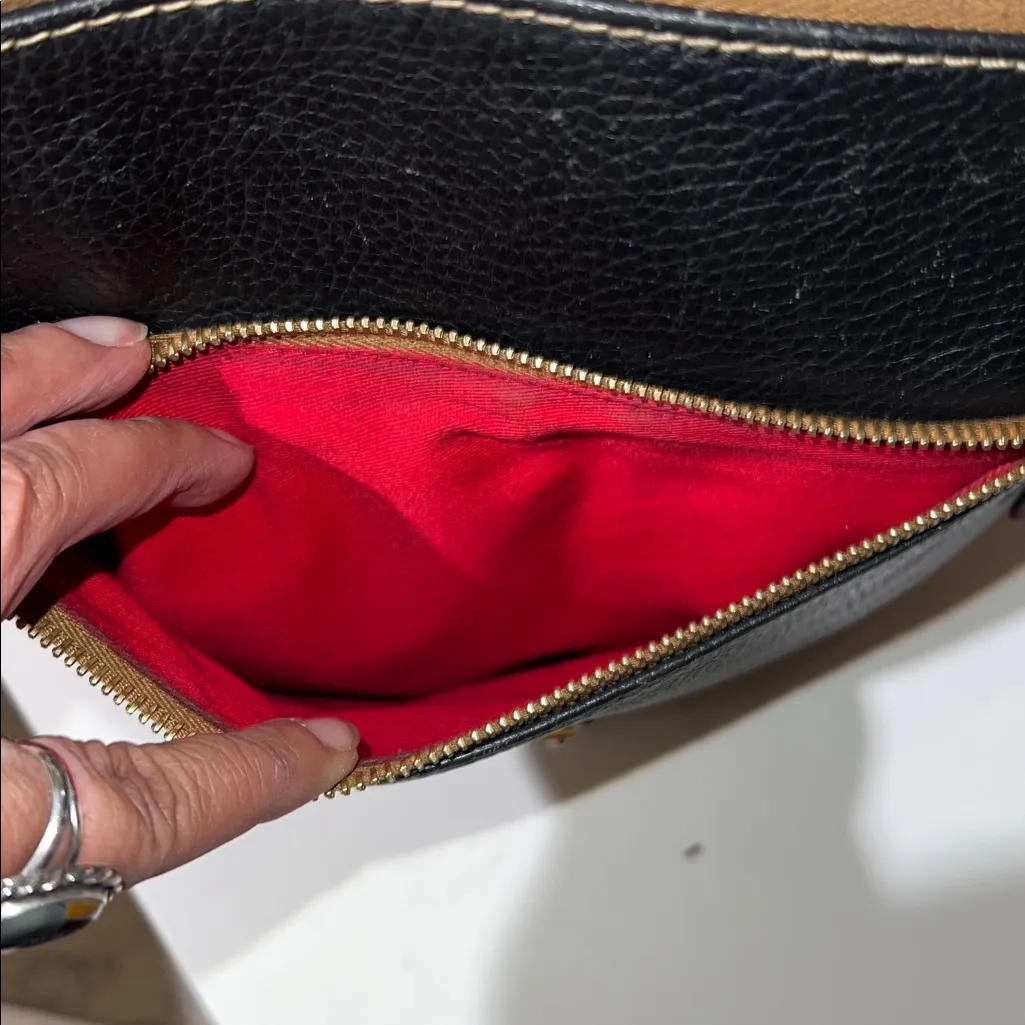 Dooney and Bourke pebbled grain Crossbody black purse - Image 12