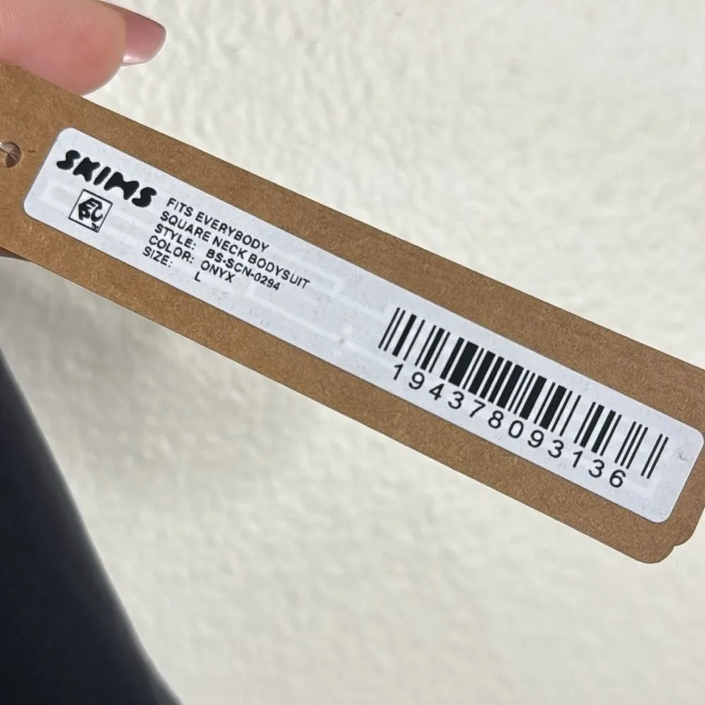 Skim fits everybody square neck bodysuit in the color onyx size large - Image 5