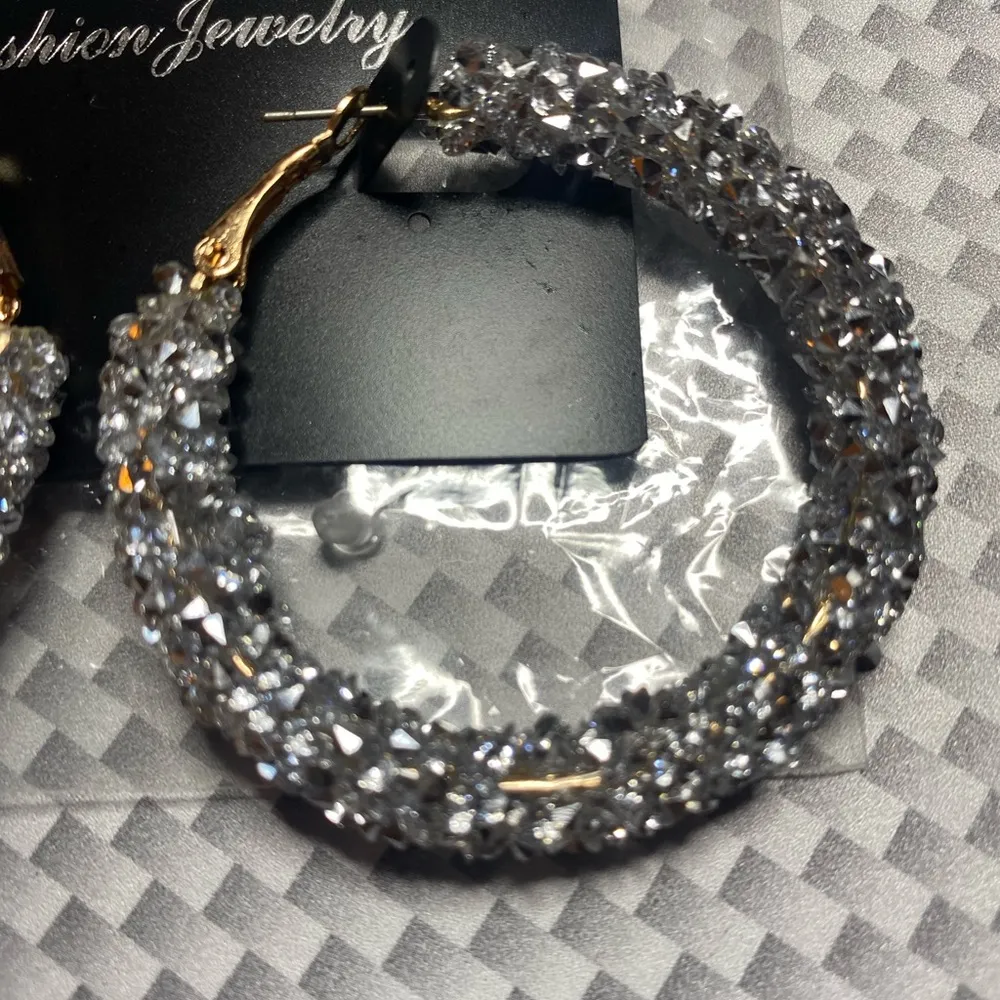 Glittery Hoop Earings 3” Red - Image 2