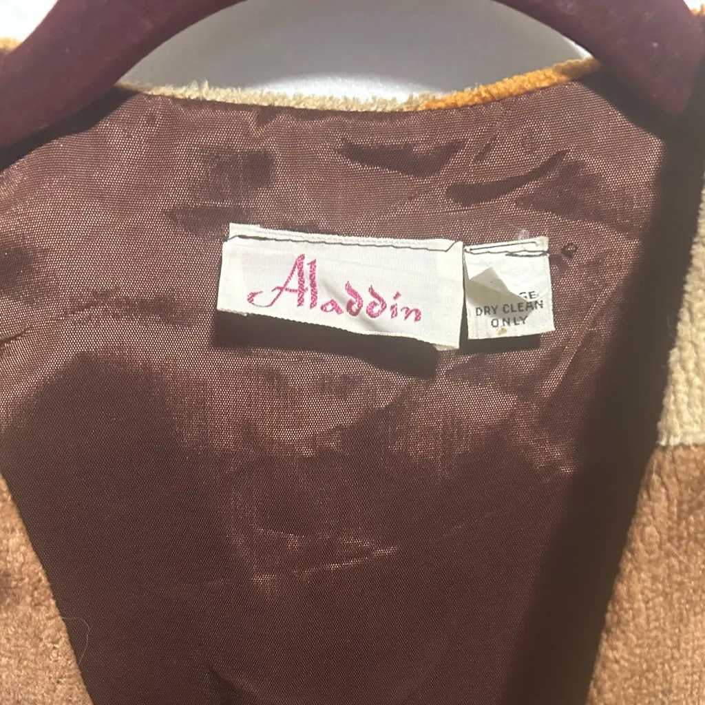 Aladdin Vintage Bohemian Geometric Tapestry Velvet Patchwork Vest Brown Size L - Image 4