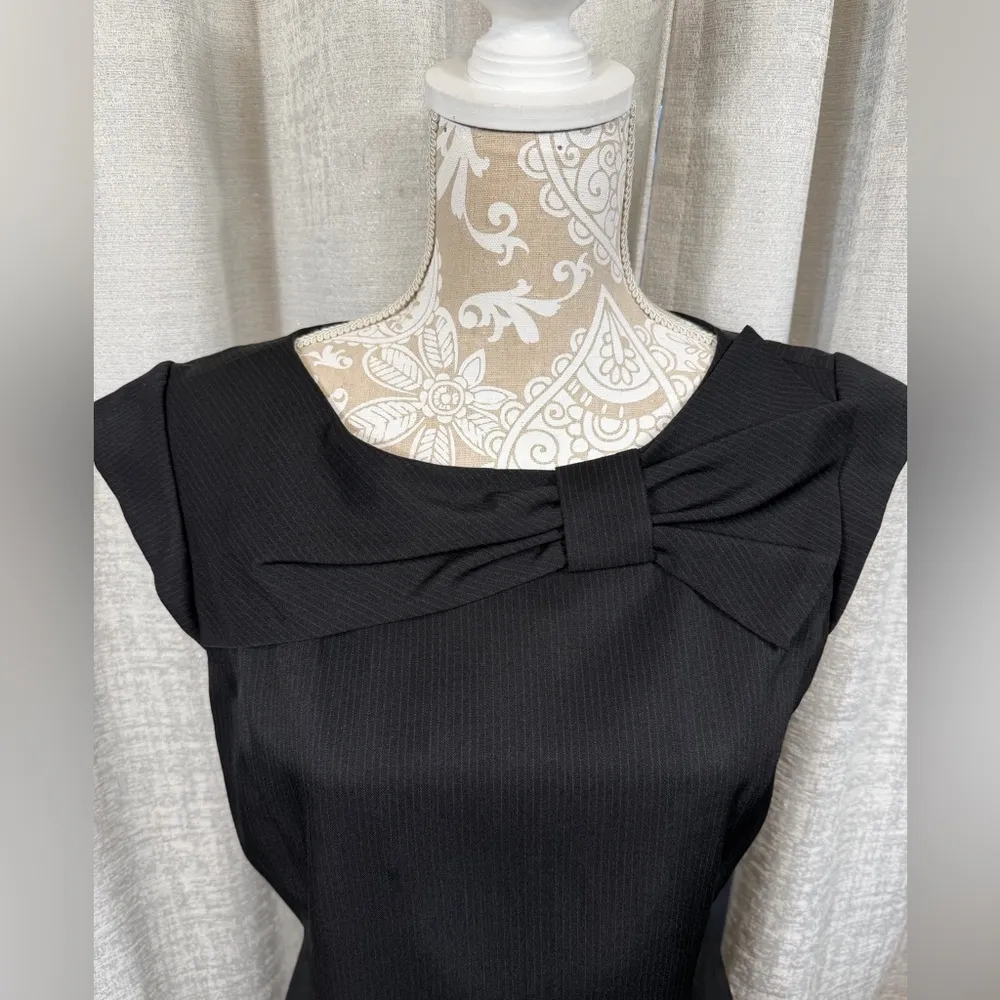 Studio I Elegant Black Midi Dress with Bow Detail - Image 3