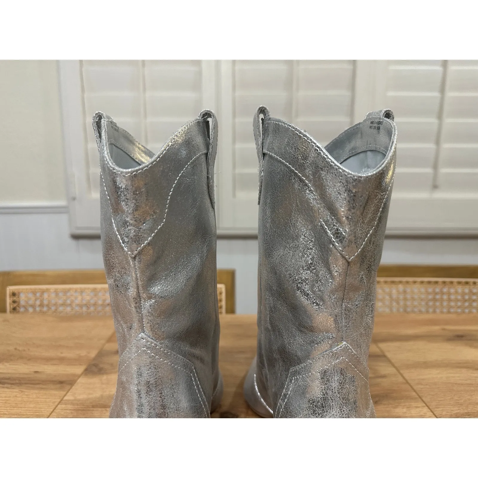Dolce Vita Andres Western Heeled Mid Boots Metallic Silver Sz 8 NWOB Kitten Heel - Image 9
