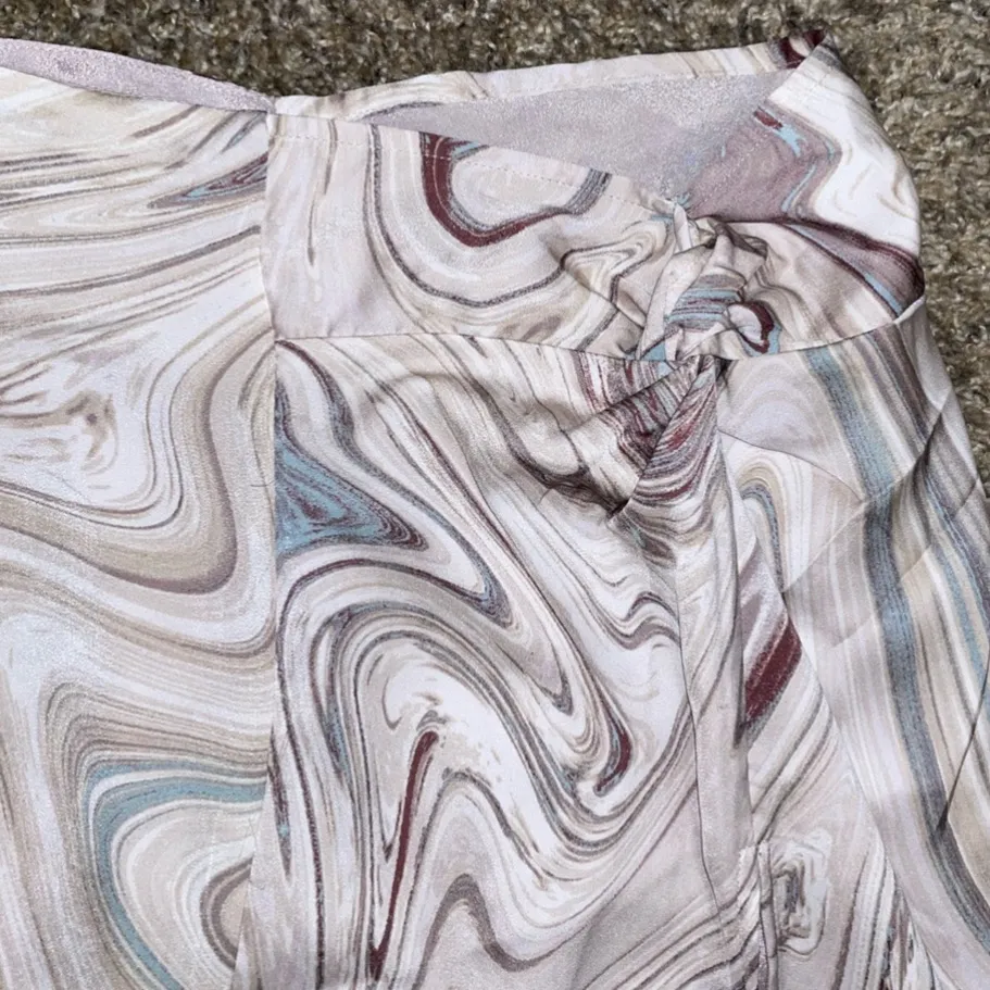 NWT-discovery marble halter top and slit skirt set - Image 11