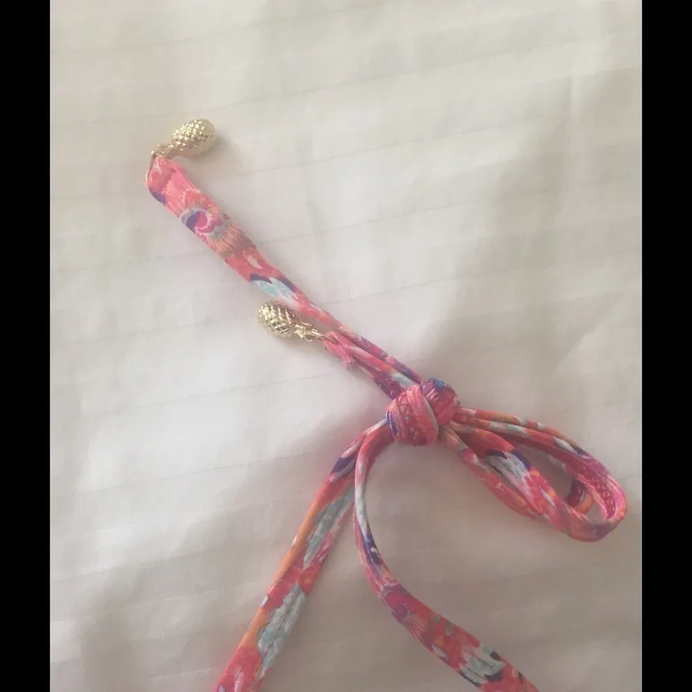 NWT BCBGeneration Pink and Blue Floral Bikini Top Size Large - Image 4