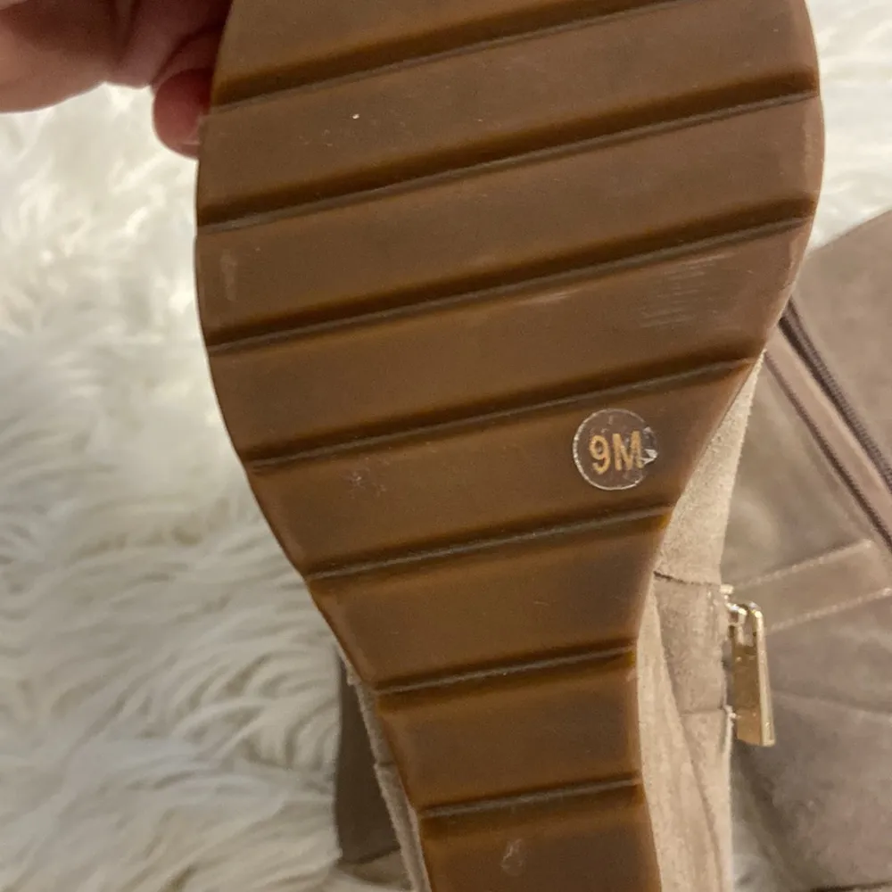 Arturo Chiang Leather Boots size 9 excellent condition wedge heel 4” color gray - Image 8