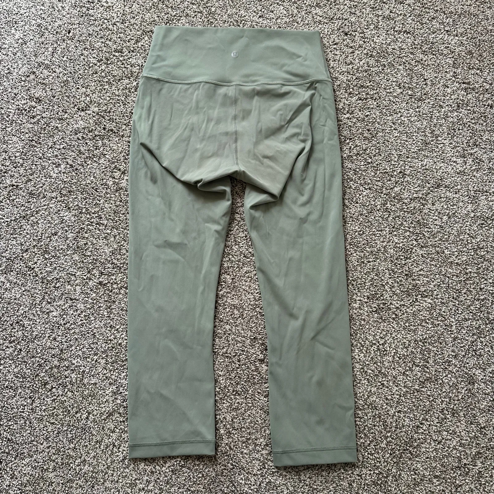 Lululemon light sage green crop leggings size 6 - Image 3