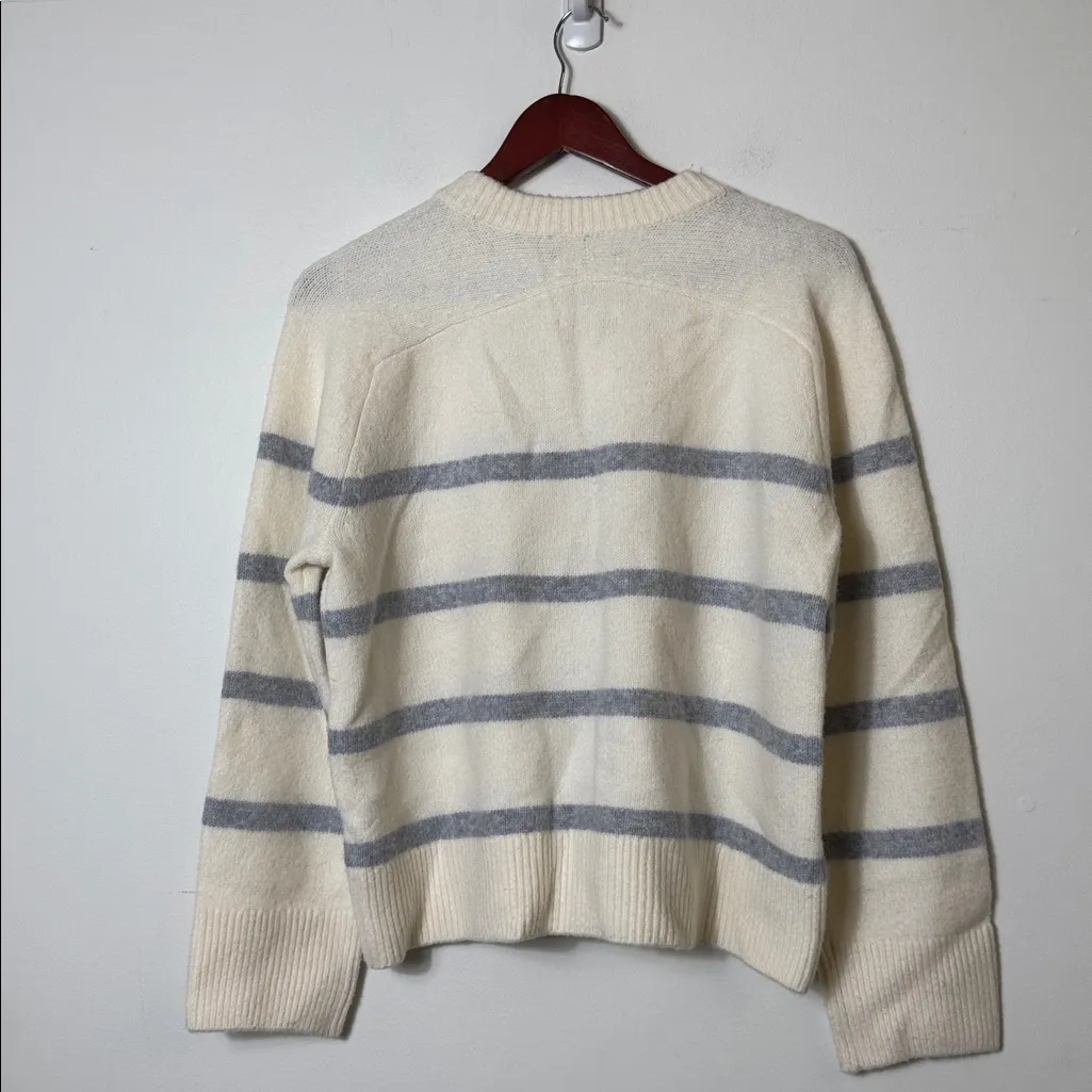 Abercrombie & Fitch The A&F Madeline Textural Crew Sweater sz M - Image 6