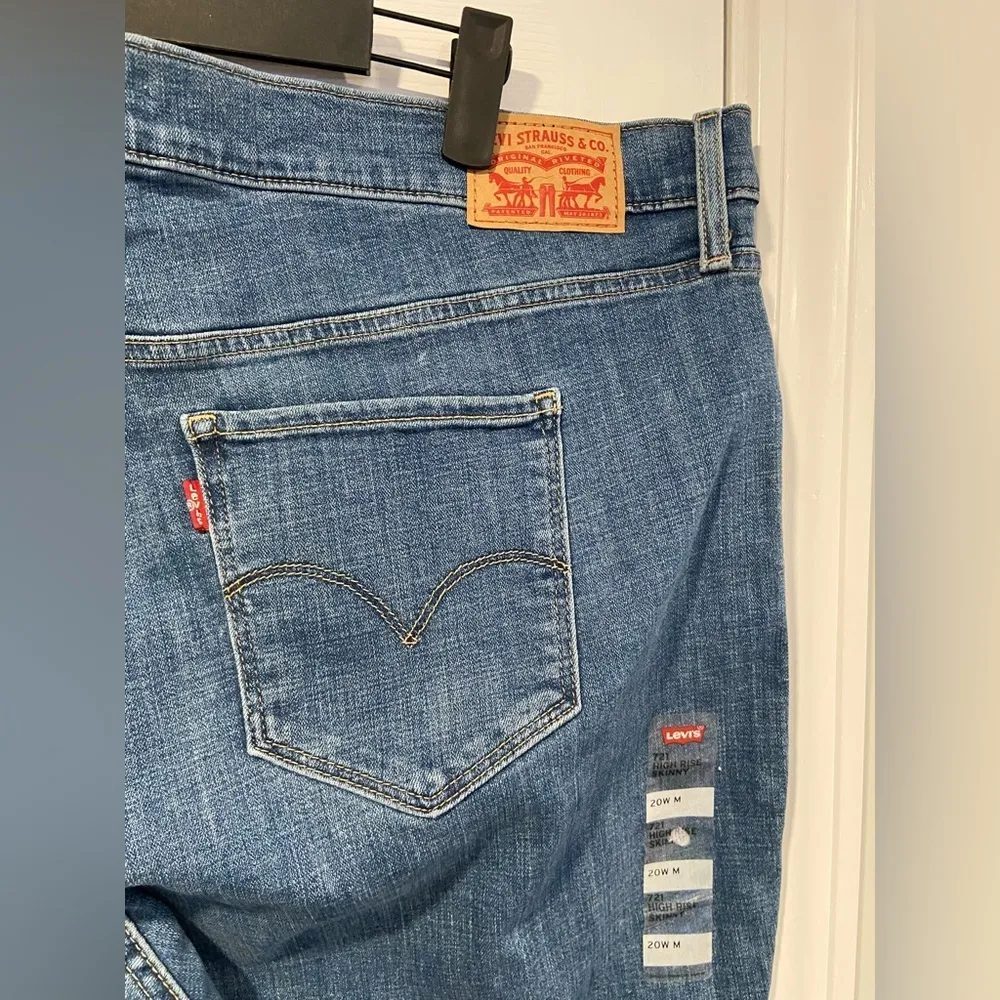 NWT Levi’s Size 20W High Rise Skinny 721 Medium Wash Stretch Classic 5 Pocket - Image 7