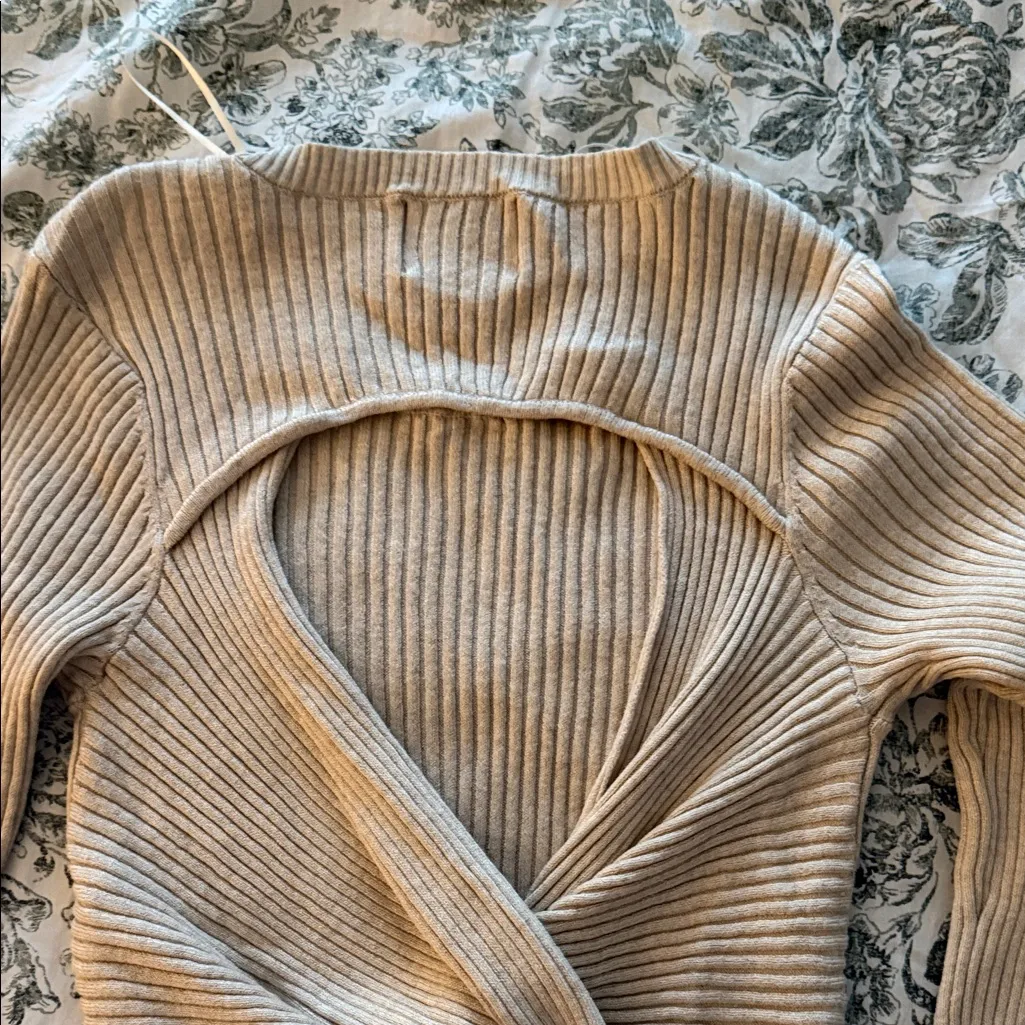 Zara Light Beige Ribbed Crew Neck Sweater - Image 8