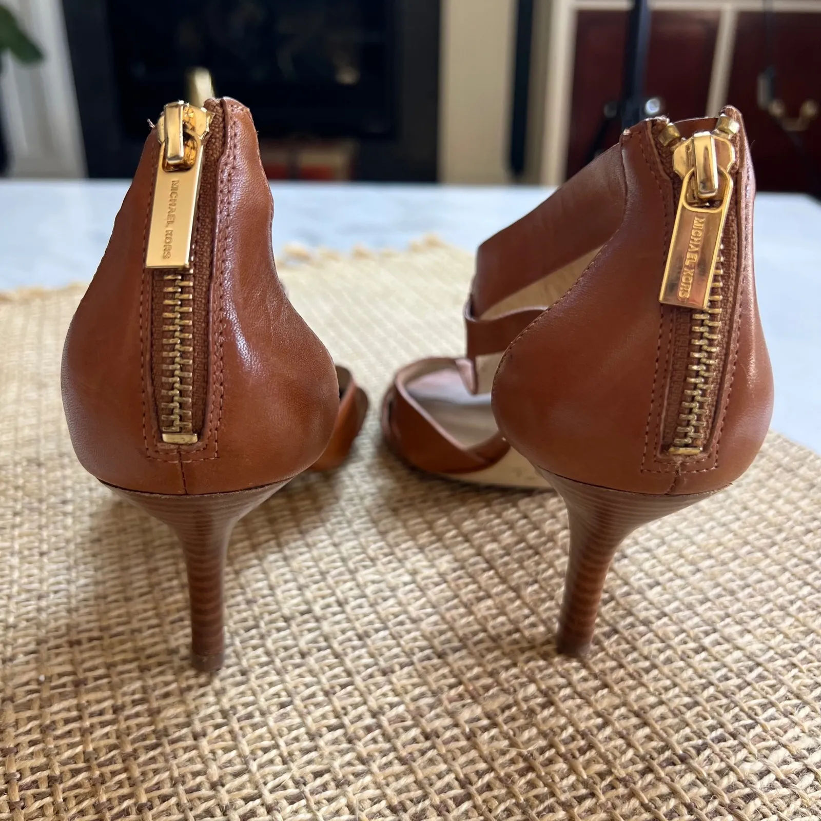 Michael‎ Kors Brown Leather MK Logo Gladiator Heels Sandals Women's 8.5M - Image 3