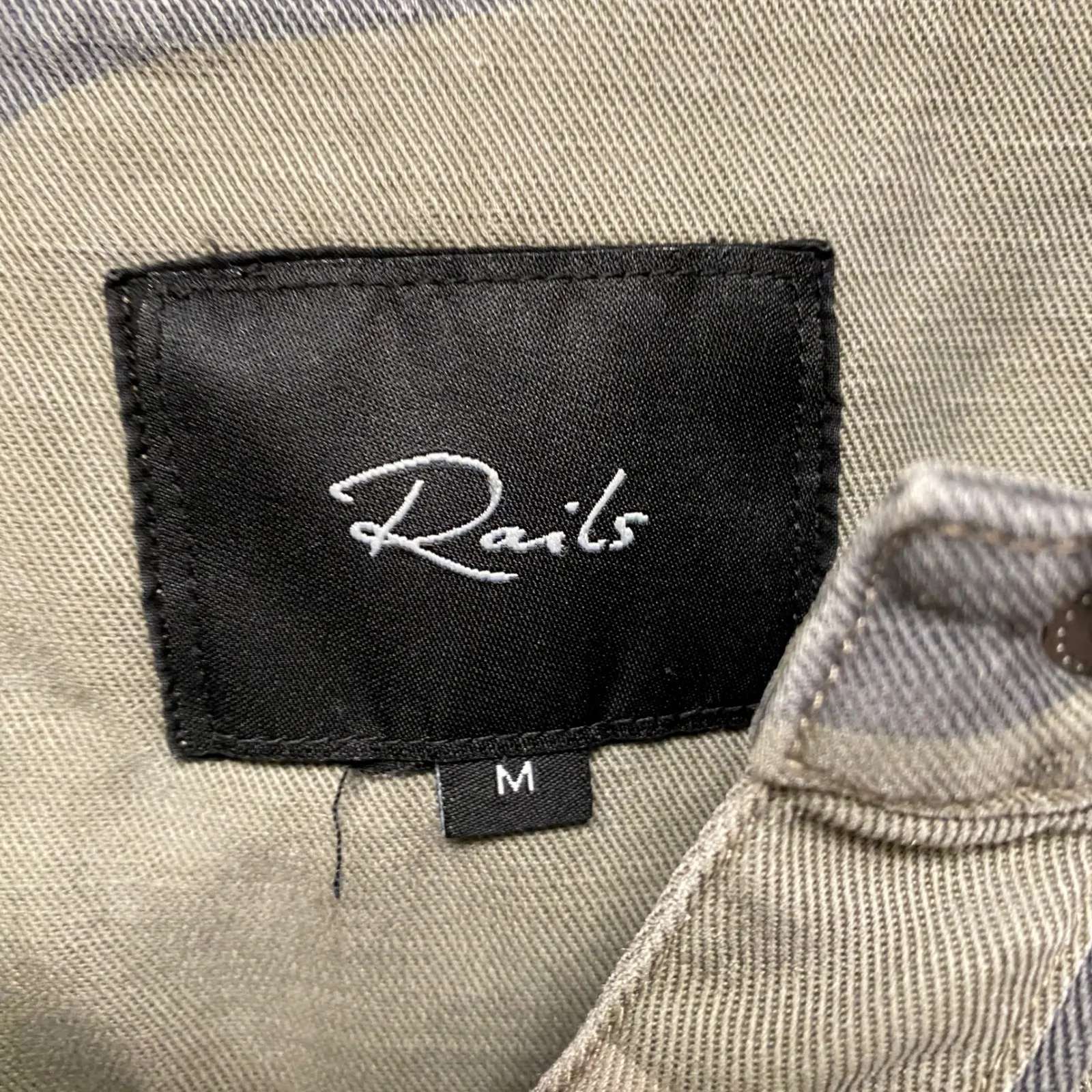 Rails Camo Floral Embroidered Button Up Shirt Jacket Sz M Edgy City Preppy Chic - Image 5