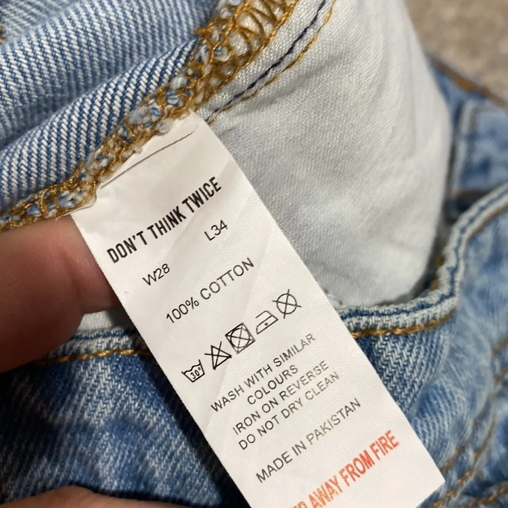 ASOS jeans don’t think twice straight‎ leg 27 waist 34 inseam long, 10” rise - Image 5