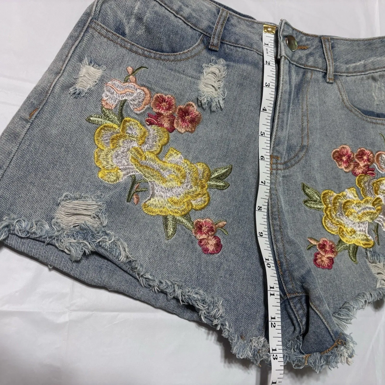 Carole Christian Womens Embroidered Denim Jean Shorts Med distressed Mid Rise S Blue - Image 9