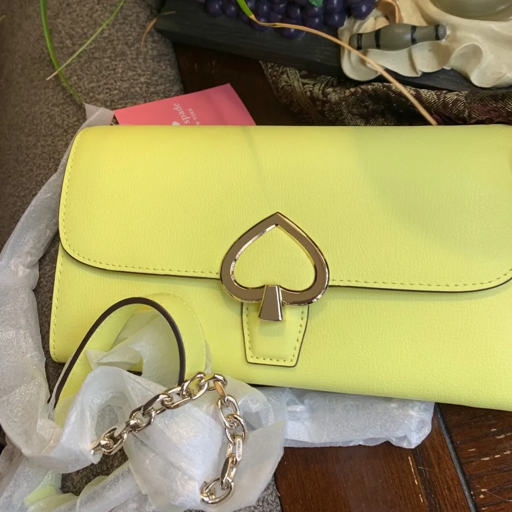 Authentic Kate Spade leather turnlock Crosb/wallet - Image 2