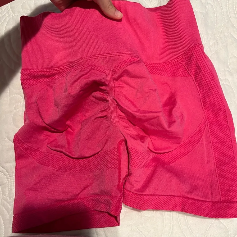 Pink biker shorts Size M - Image 2