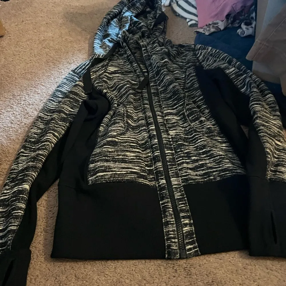 Zella  hooded jacket L - Image 4