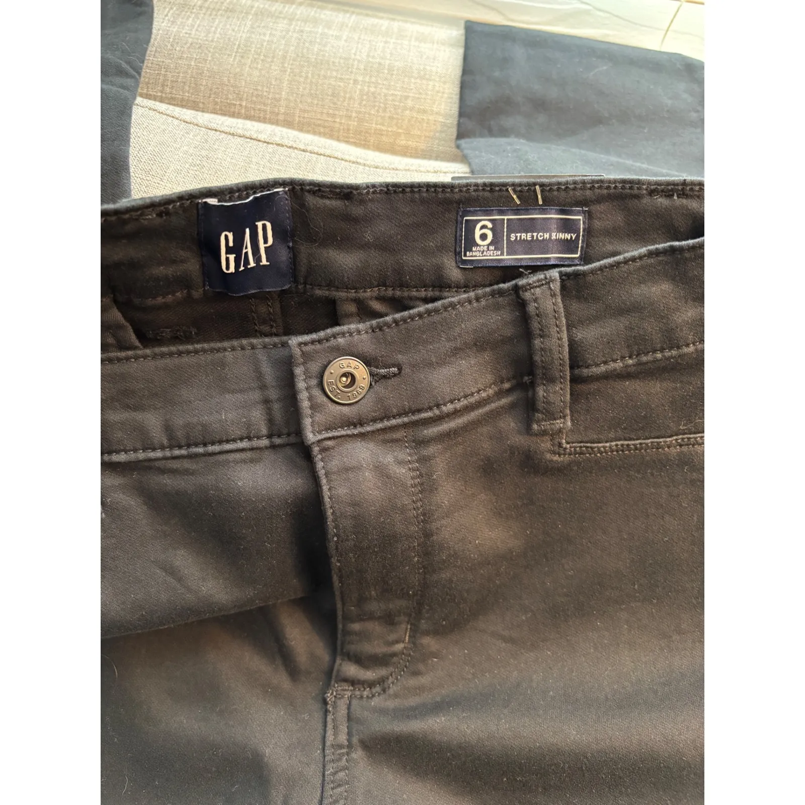GAP NWT Black Skinny Jeans – Size 6 – Flat Front Classic Stretch Denim MSRP $50 - Image 3