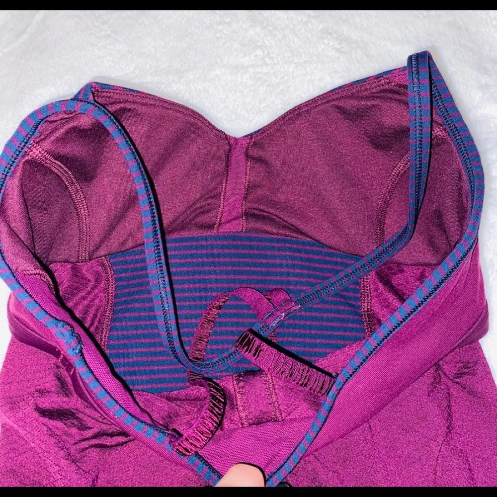 LULULEMON Tank Top with built in bra sz S - Image 6