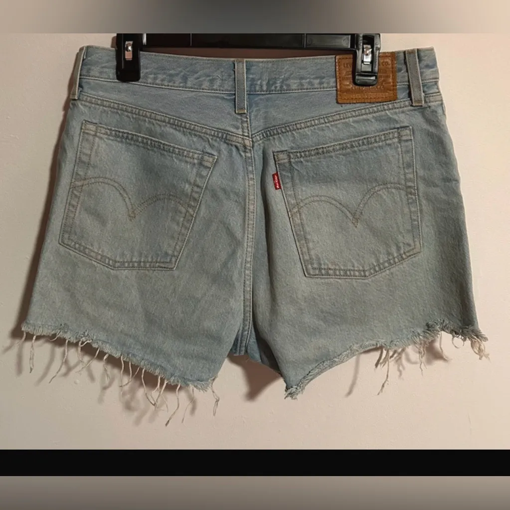 Levi's  Wedgie Shorts with Frayed Hem - Image 2