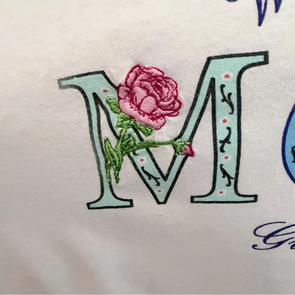 Vintage World's Greatest Mom Tee Shirt Single Stitch Embroidered Flowers White Size XL - Image 3