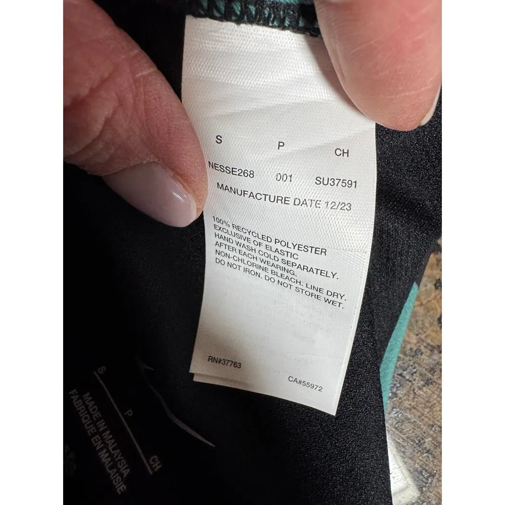 Nike V-Neck Stripe One-Piece Swimsuit size small (new) - Image 6