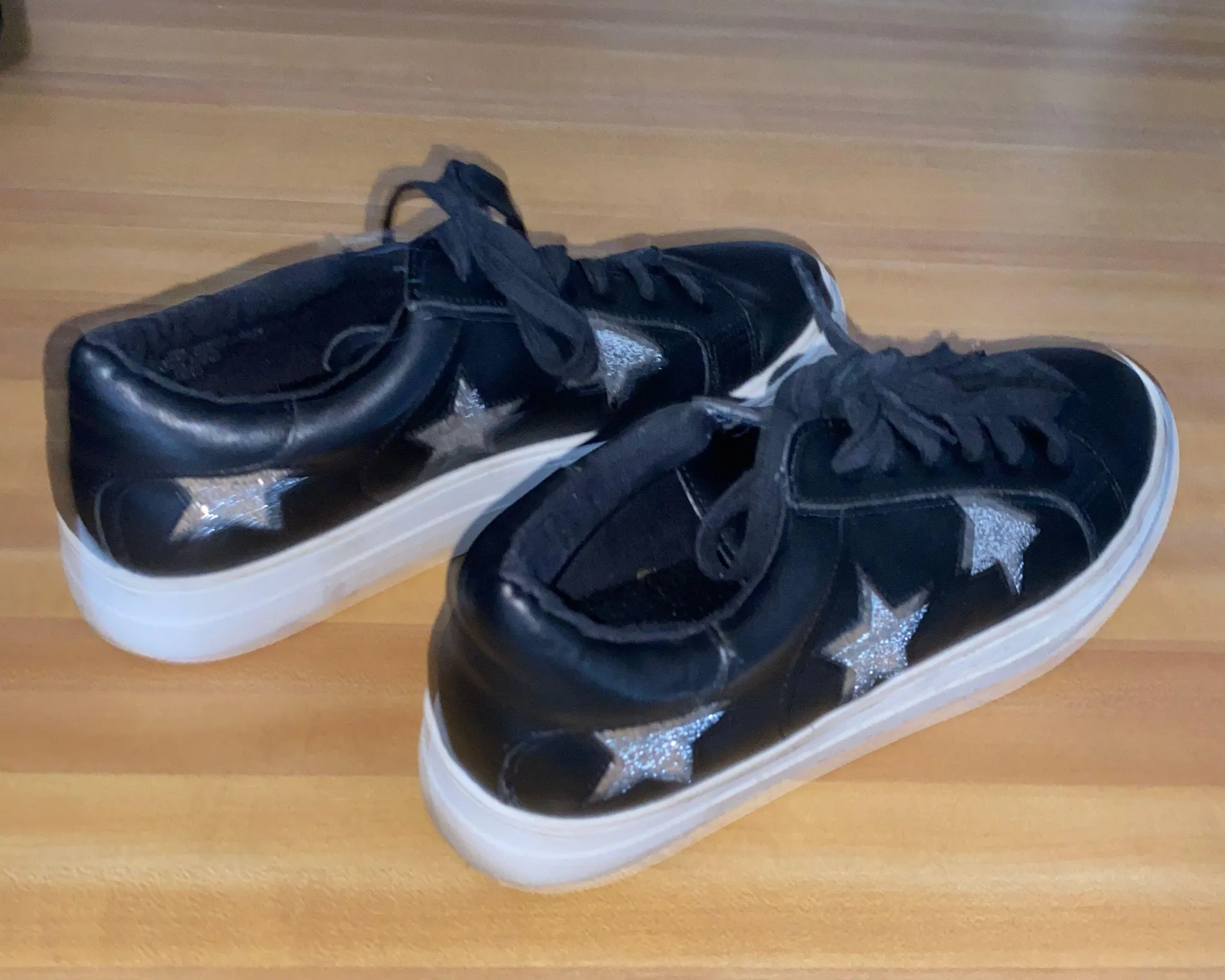 Abound Star Sneakers - Image 4