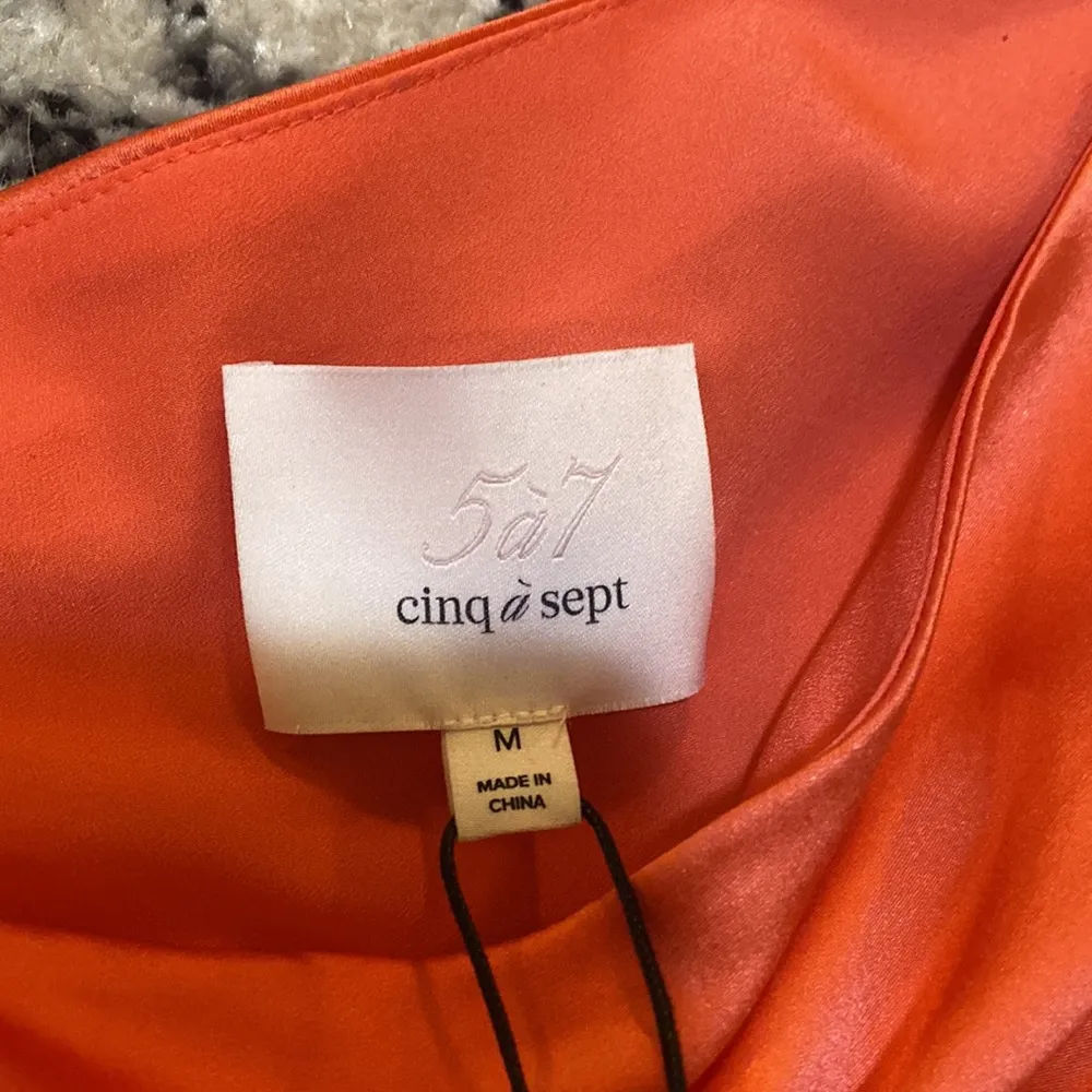 Cinq à Sept CINQ A SEPT Stace One-Shoulder 100% Silk Top size M - Image 4