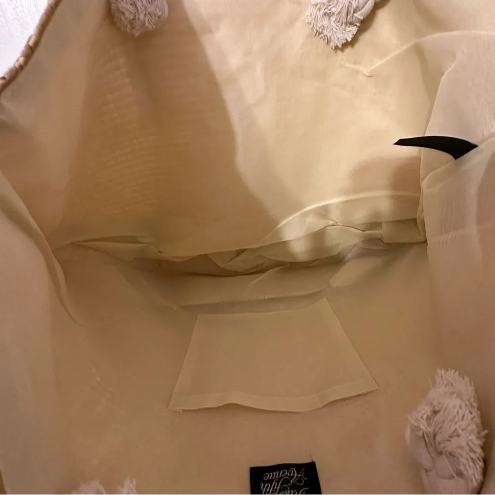 Saks Fifth Avenue Gold Tote NWT - Image 4