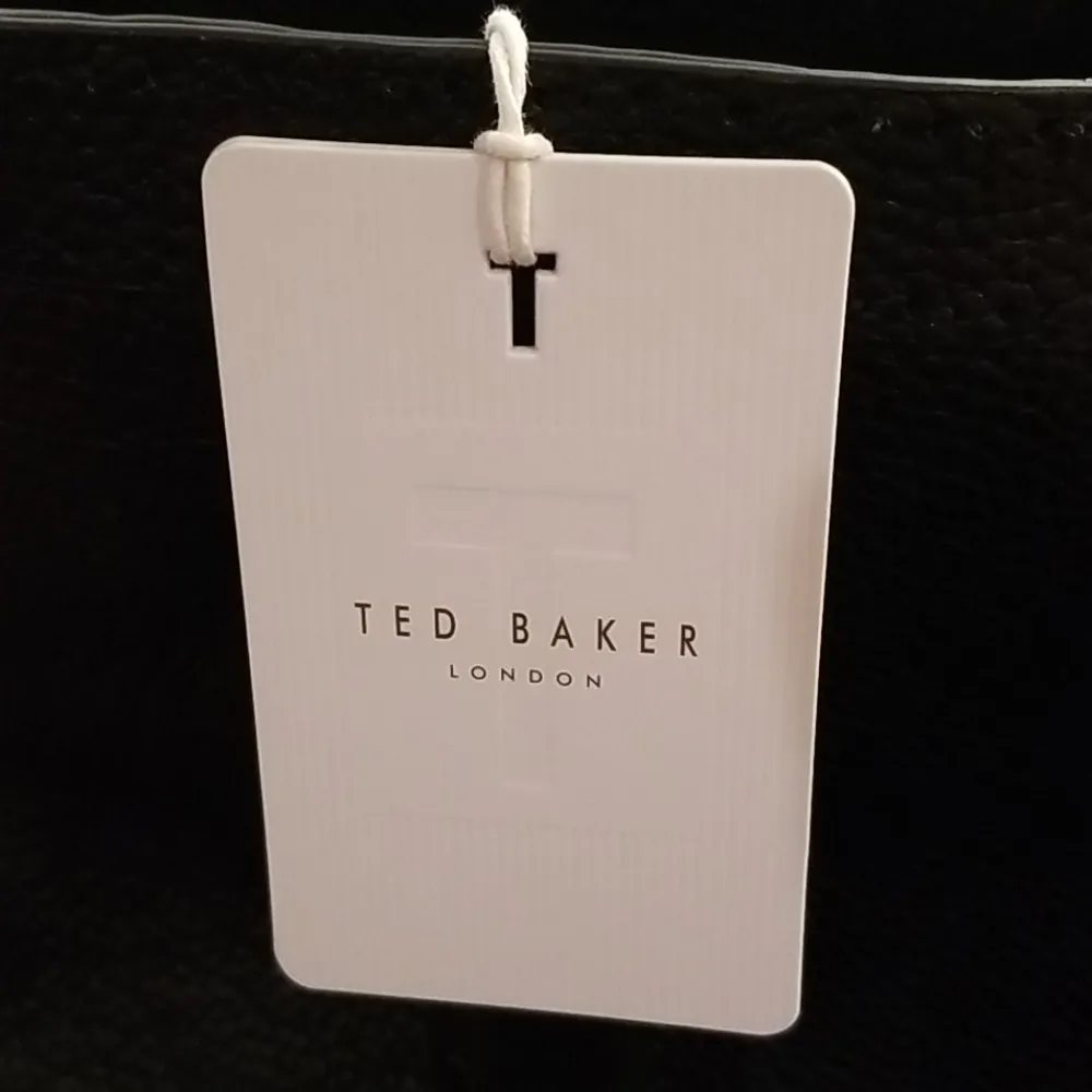 💕TED BAKER💕 Padded Handle Leather Tote Bag Black NWT - Image 17