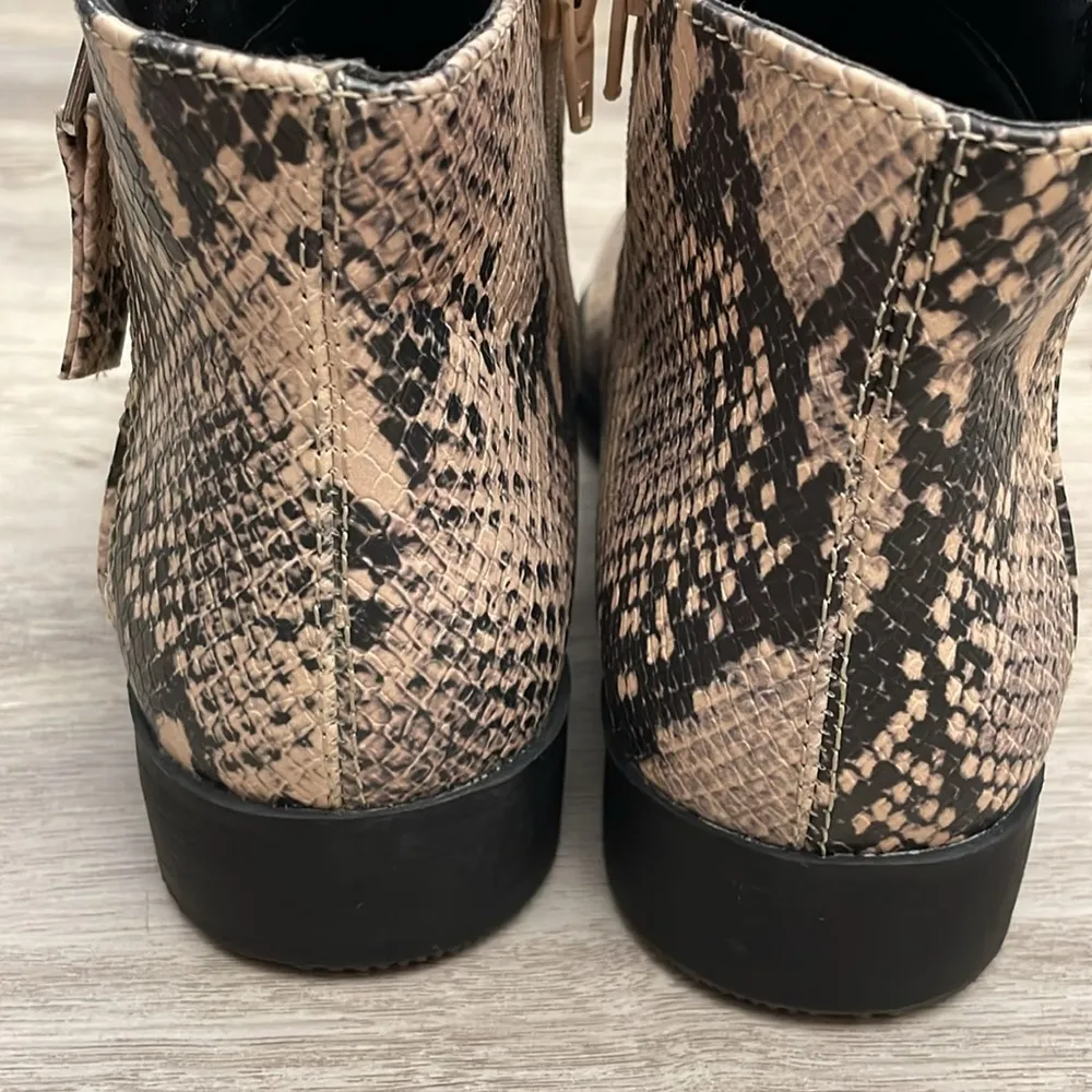 Tan &Black Snakeskin Print Memory Foam Side Zip Ankle Boots Size 8W - Image 7